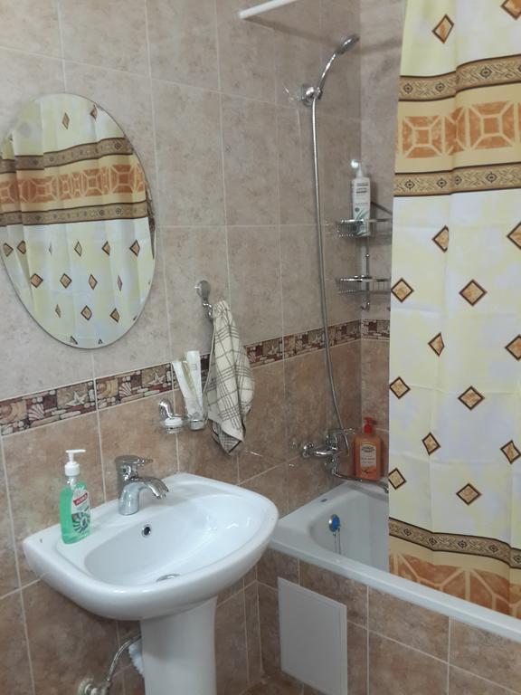 Guest House Domashniy Uyut 比什凯克 外观 照片
