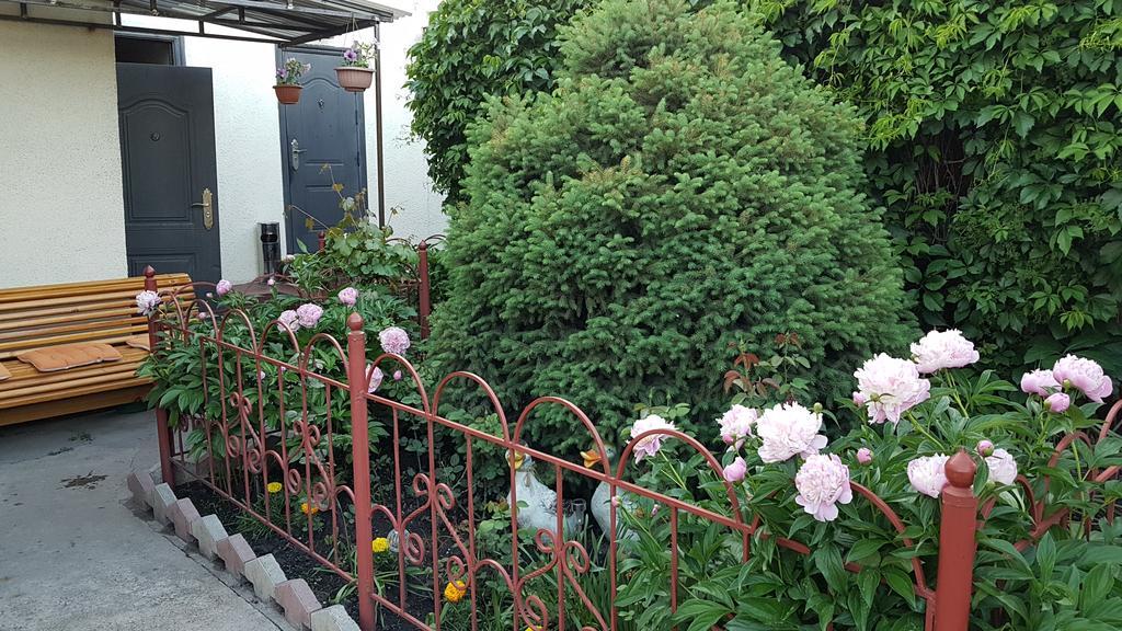 Guest House Domashniy Uyut 比什凯克 外观 照片